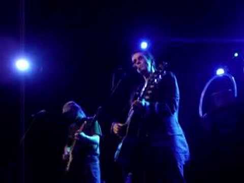 MARY GAUTHIER - I DRINK - LIVE 2