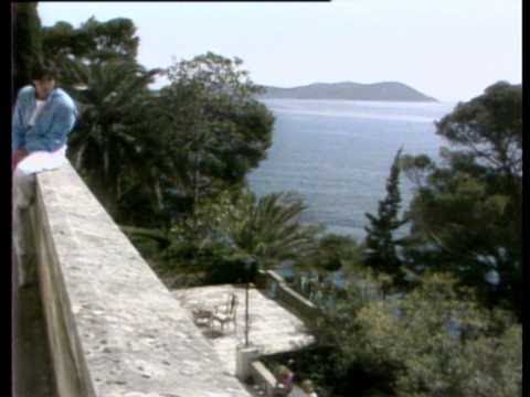 Zdravko Colic - Pobjegnimo koji dan na more - (Official Video)