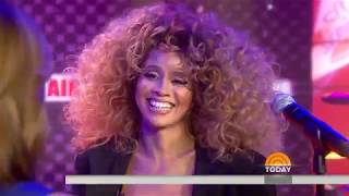 Lion Babe perform ‘She’s A Lady’ live