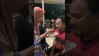 Download lagu BEGITU DISUAPIN IBU SI ANAK MENAHAN TANGIS #shorts #ibu #anak #menahan #tangis mp3