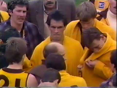 The Essendon & Hawthorn team huddles at 3/4 time of the 1984 VFL grand final