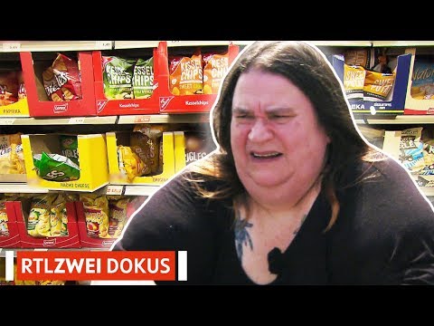 Elke isn't sticking to her diet plan | Fat Germany | RTLZWEI Documentaries
