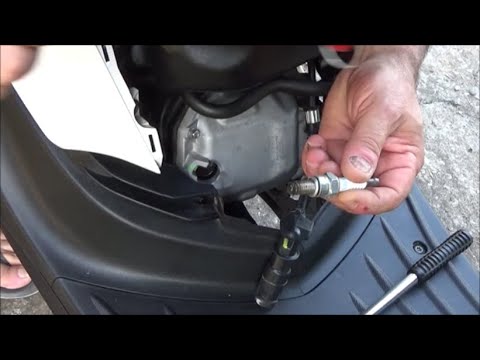 2020-2021 Piaggio Liberty 155 cc S How to change the spark plug Πως να αλλάξετε το μπουζί