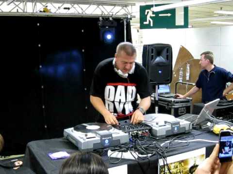 Dj Daddy K Showcase Live In MAKRO ALLEUR (Rayon Buro) 15 Octobre 2011