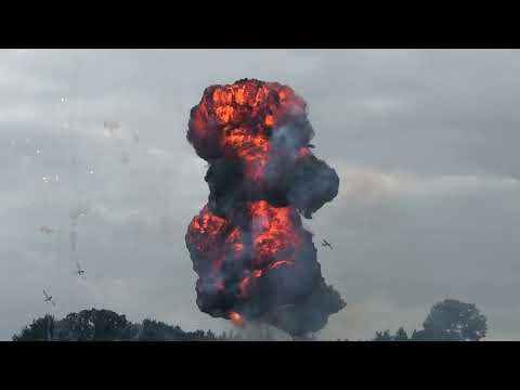 RC plane battle at Weston park international model airshow 2021