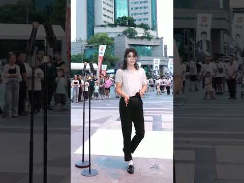 Demasiado cansado, siéntate un rato y descansa clip4