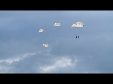 Відтепер всі охочі можуть політати під куполом парашуту над Коломиєю. ВІДЕО