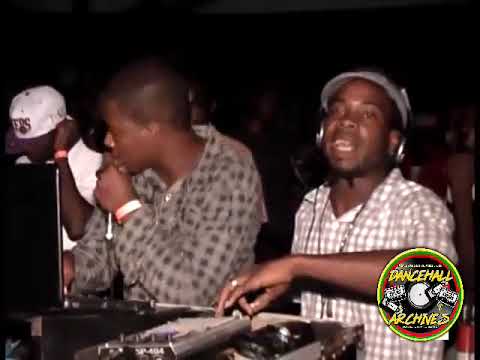 REDD HEAT VS BLACK BLUNT WITHORN,WESTMORELAND,JAMAICA 2013 SOUNDCLASH IN JAMAICA PART 1