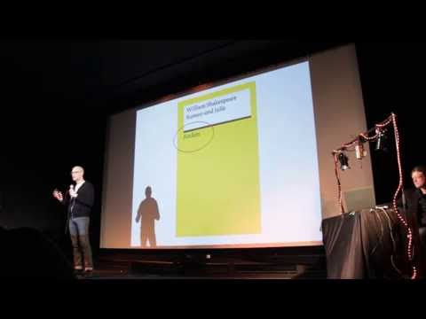 Lorenz Pöllmann beim Science Slam Lübeck