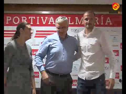 Soriano cuelga las botas y asume el reto de salvar al Almería como entrenador