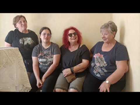 Parc Ríu Clar, con Lady Blondie y las chicas de la asociación de vecinos.