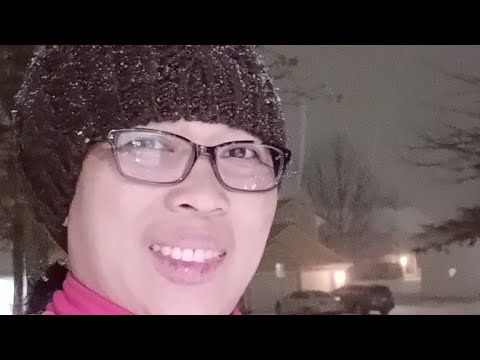 LIVE IN THE MIDDLE OF THE SNOW 1110PM #snow