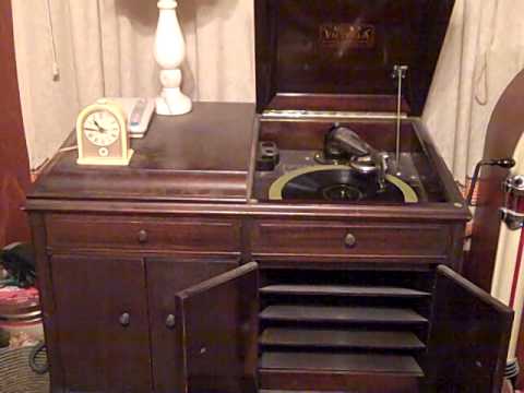 THE VIRGINIANS HENRY BUSSE - I'VE GOT A CROSS-EYED PAPA - ROARING 20'S VICTROLA