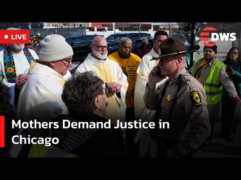 LIVE: Mothers gather outside Chicago detention center to protest ICE | DWS News | AC14