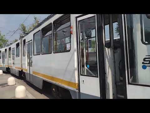Tramvaiul V3A-93 #010 (25) intră în stația "C.F.R. Progresul" (urcare)