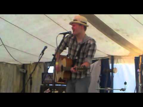 Stephen Wilson - Alcohol (Brad Paisley) Acoustic cover Live at Full Throttle