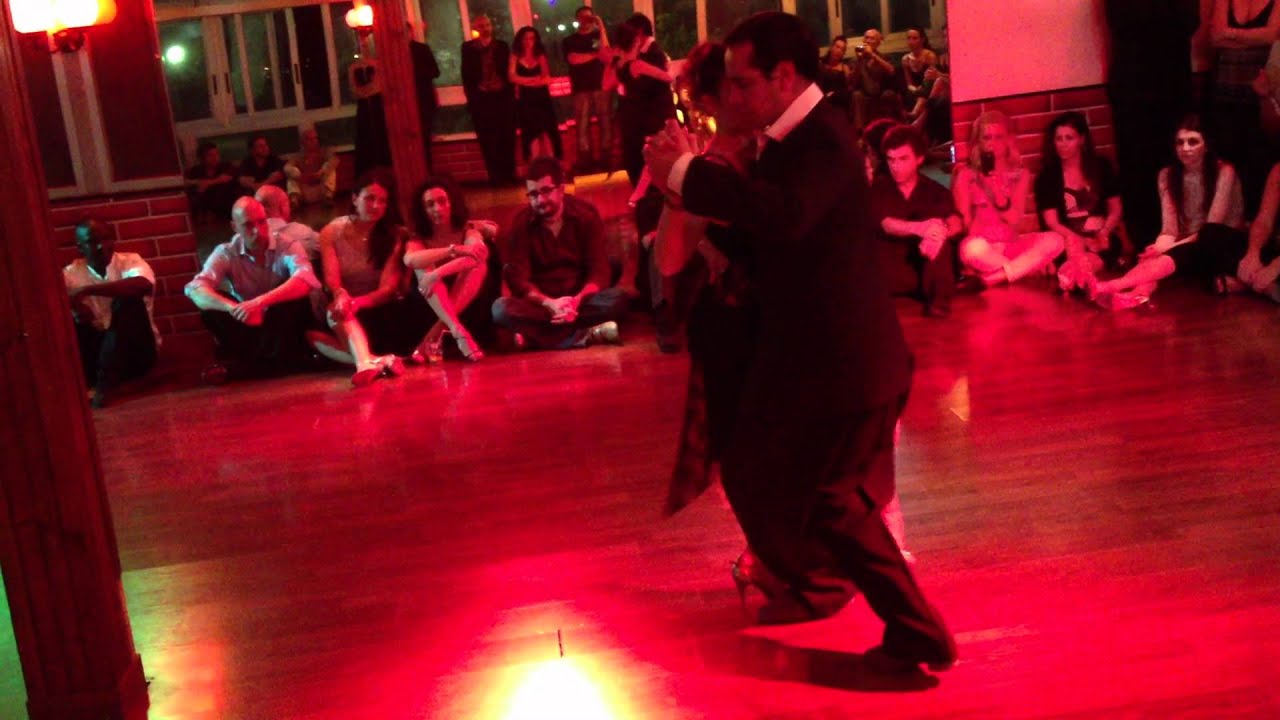 Diego Perez y Soledad Cantarini 29-04-12 Milonga del Angel Genova -1