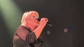 Download lagu Kim Wilde View From A Bridge / Chequered Love - Live Closer Tour Hedon Zwolle October 2025 mp3