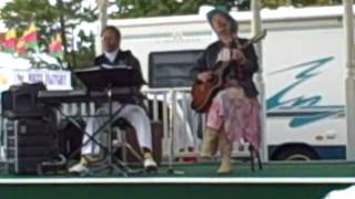 preview picture of video 'Sampling the Cookport Fair: A Little Puff'