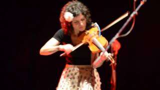 Carrie Rodriguez & Luke Jacobs - She ain't me