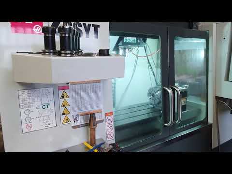 HAAS VF-2SSYT (2018) vertical machining center