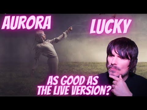 PRO SINGER'S first REACTION to AURORA - LUCKY