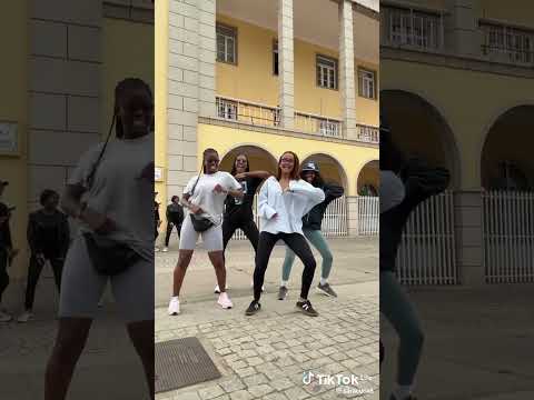 SARA CUCA 🇦🇴 E AMIGOS DAN&Ccedil;ANDO NOVA M&Uacute;SICA DE SINTONIA 07 X ALDAIR OLHA: CHAMA BETA🔥 #shortsviral