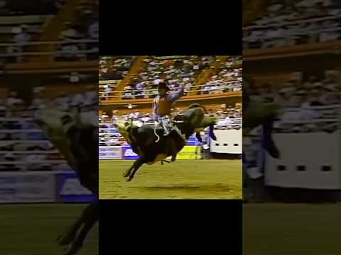 🇺🇲 Michael Gaffney vs Diamond Dandy - 95 PBR San Antonio (90 pts) #shorts #agro #rodeo #sport