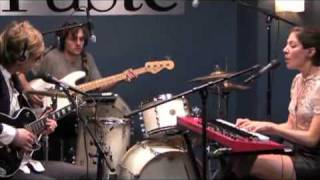 Chairlift &quot;Bruises&quot; Live at Paste