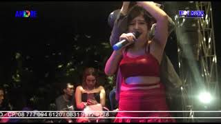 Download lagu BERPISAH DIPENGHUJUNG JALAN - VOC. TIA OYOY - DN MUSIK JB LOVERS mp3 Download lagu BERPISAH DIPENGHUJUNG JALAN - VOC. TIA OYOY - DN MUSIK JB LOVERS mp3