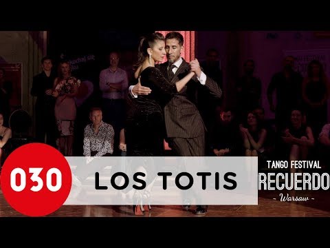 Virginia Gomez and Christian Marquez – Mozo guapo #LosTotis