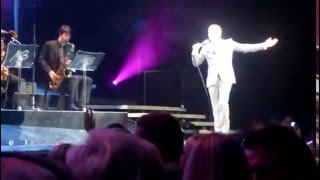 Michael Bublé live @ Bercy - "Heartache Tonight".avi