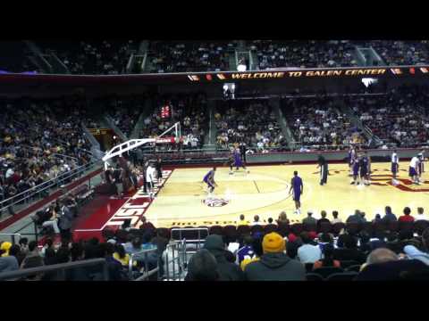 Lakers Scrimmage Kobe and Bynum do some drills