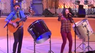 Jesse &amp; Joy Sing Corazon de Campeon for #Hispz13