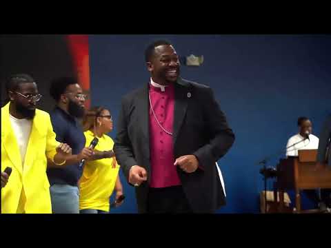 Pastor Johnteris Tate baptist close his sermon into a powerful praise break 👏🏾🙌🏾🔥