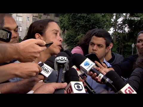 Corpo de adolescente morto na Maré é velado no Palácio da Cidade