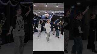 Download lagu BTS Dynamite Holiday Remix beginner's hip hop dance mp3