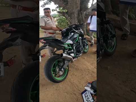 Cops ka Reactions for Z900💚🫣 #z900rider #z900 #bike #automobile #zx10r
