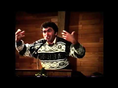 🌻Moise Lucaci (1994) - Poezia „Un Hristos de hartie”