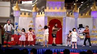 Dancing with Au Young the Clown