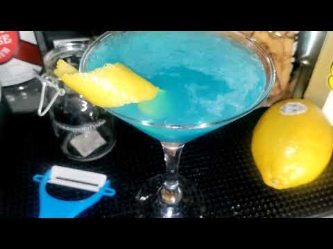 DrinkingwithTysha Martini Mondays Blue Martini