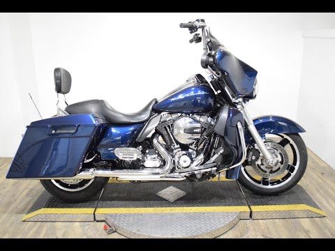 2012 Harley-Davidson Road Glide® Custom in Wauconda, Illinois - Video 1