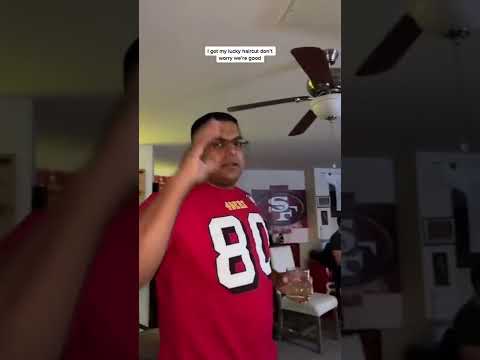 This Dad reacting to the 49ers vs Packers game is hilarious.