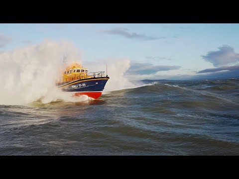 Skipinnish with Fisherman's Friends // The Lifeboat  [Official Video]