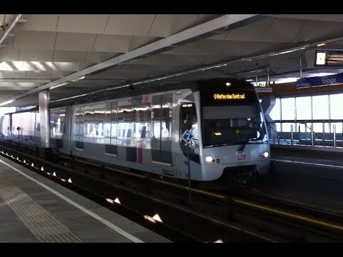 RET Metro SG3 komt aan op Slinge Rotterdam als eindpunt van lijn D