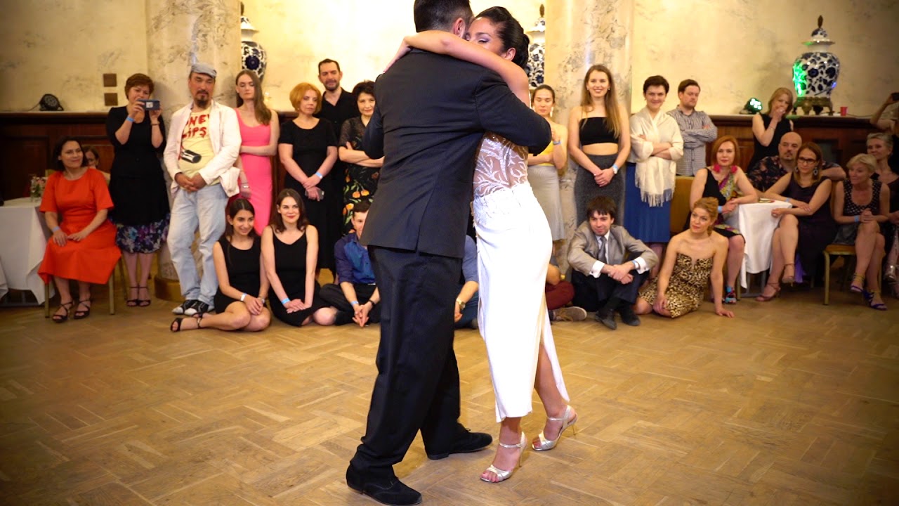 Video thumbnail for 5-5 Show Jonathan Saavedra & Clarisa Aragon  (Argentina)