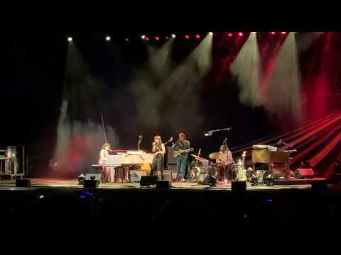 Norah Jones w/ Alynda Segarra - “Drunken Angel” (Lucinda Williams cover) Eugene, OR 2024.08.01