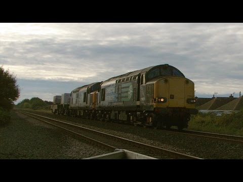Prestatyn 21.10.2016 - DRS 37605 & 37603 on Valley flasks - class 37