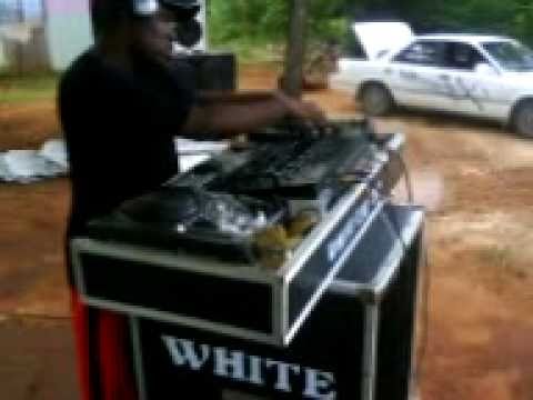 DJ Cromax mixing Old School Hip Hop