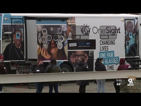 Uninsured patients get first-ever eye exams, glasses from Mason nonprofit